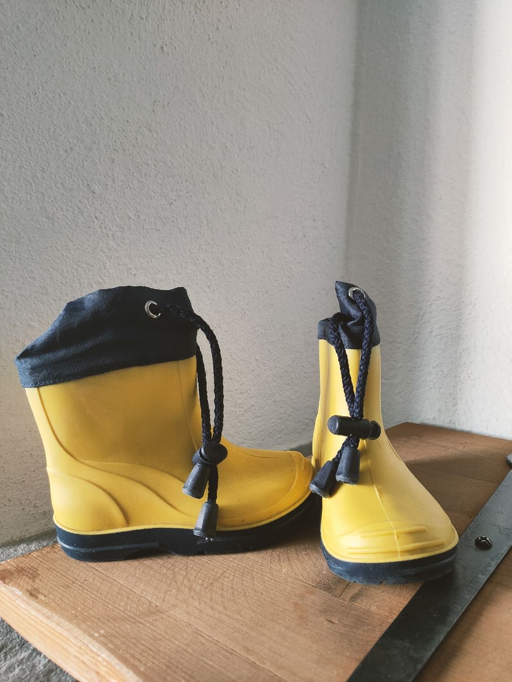 Scarpe per ragazzi: Gummistiefel Gr 21 – Usato da Horgen venduto da Lulusa