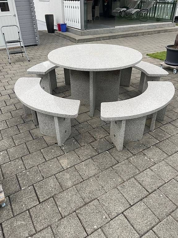 Pietre & tegole: Sitzgruppe Granit Grau. – Usato da Algetshausen venduto da Didel 2
