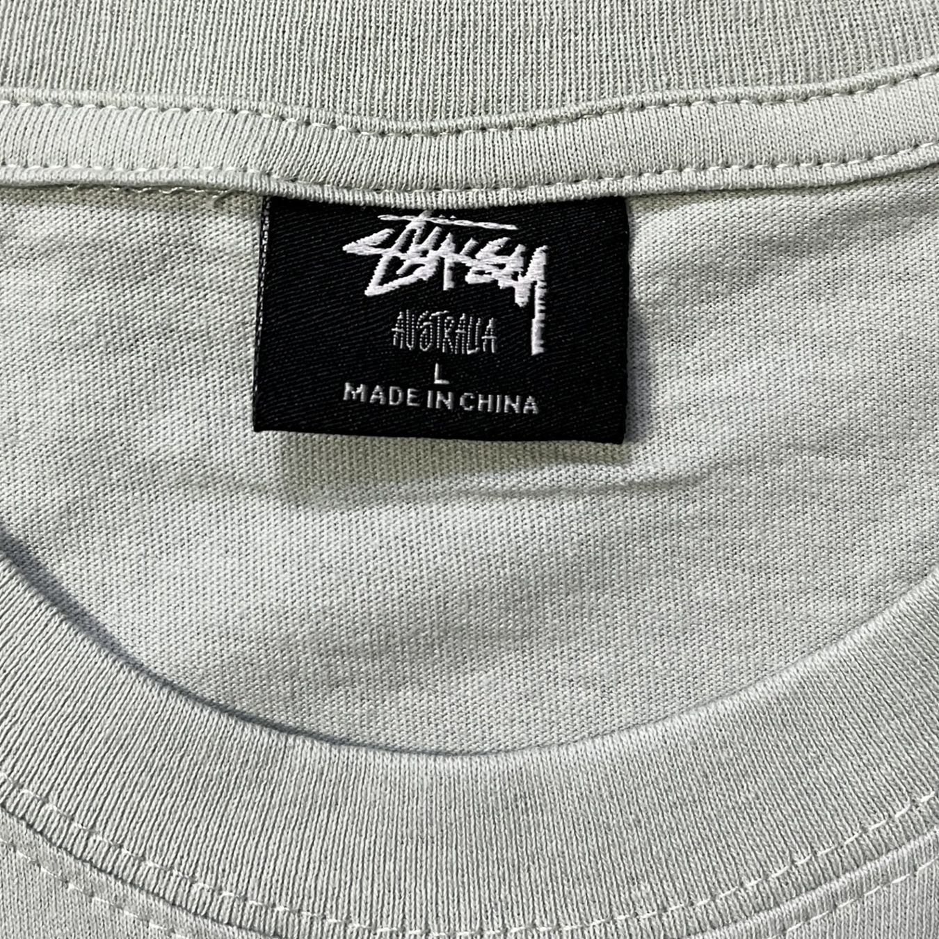 Stüssy T-Shirts: Stüssy Design Tee (L) – Neu (gemäss Beschreibung) aus Chamoson von Sapoloshop 2