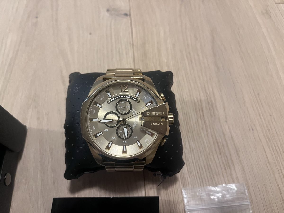 Diesel Orologi: Diesel Mega Chief-DZ4360 – Usato da Zwillikon venduto da kendrickl