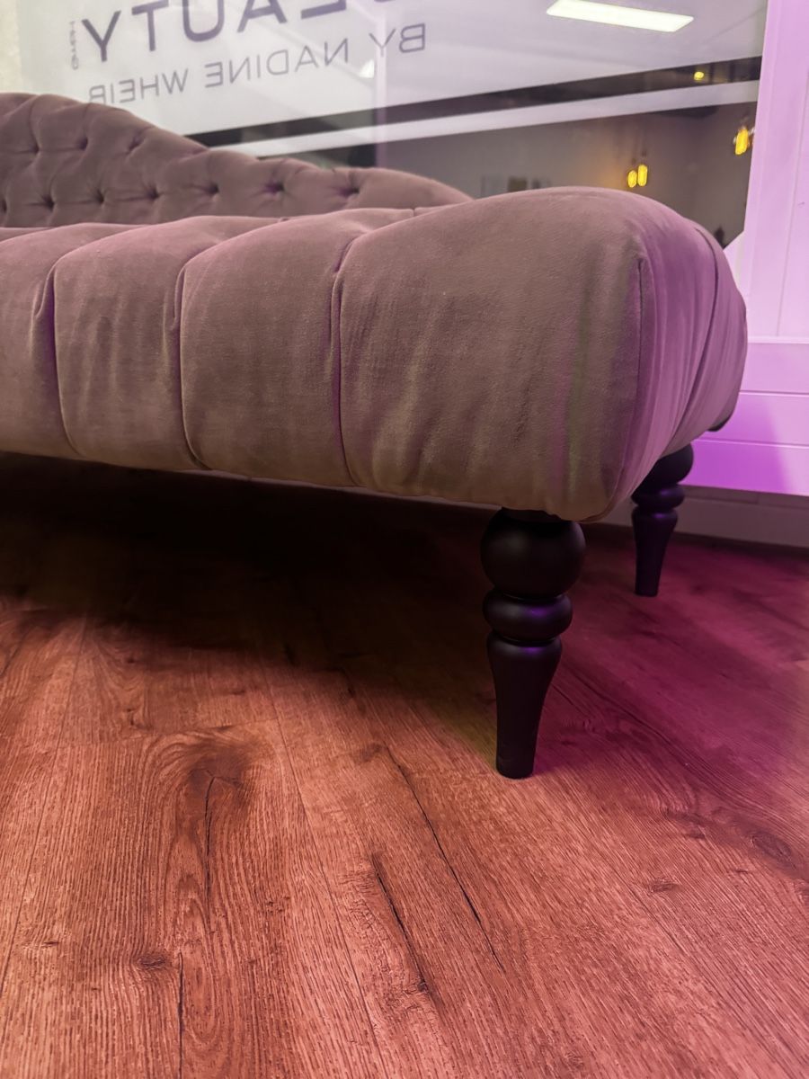 Divani: Elegantes Samt Sofa / inklusive Hocker – Usato da Effretikon venduto da MaisonNade 1