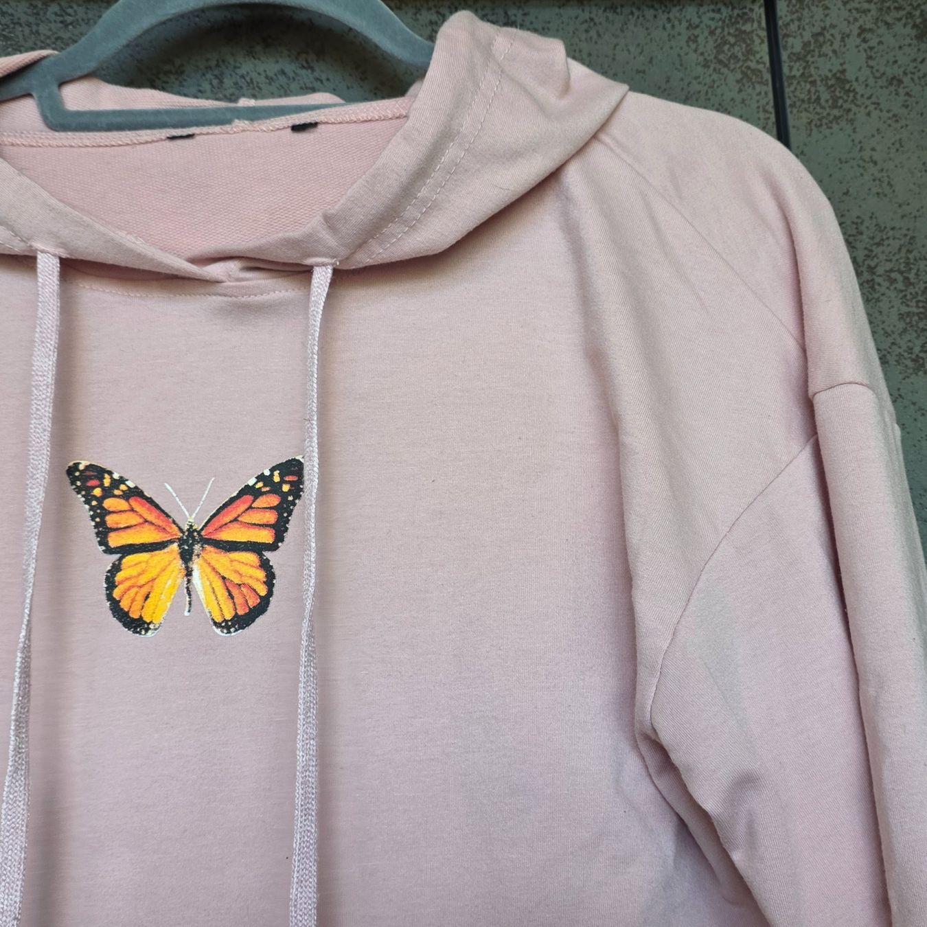 Pullover & Sweatshirts: 🐸 CROP HOODIE KAPUZENPULLOVER SCHMETTERLING S ROSÉ PULLOVER – Gebraucht aus Môtier (Vully) von Frogs 3