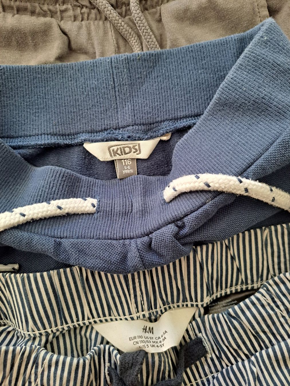 Kleiderpakete & -sets: Kurze Hosen Shorts Gr 110 – Gebraucht aus Bünzen von nagyagi111mail 2