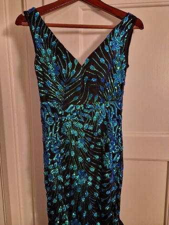 Elegantes Abendkleid mit Pailletten, Grösse 36/S.