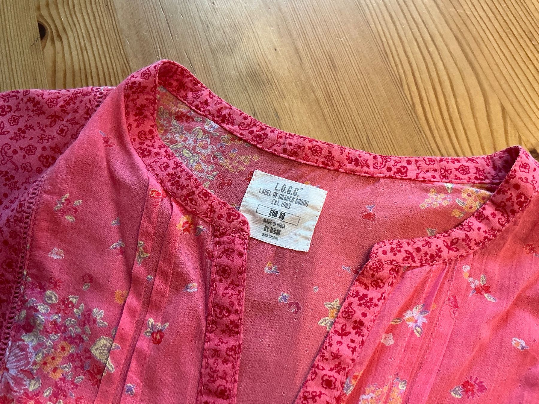 H&M Blusen: Sommer Bluse Gr. 36,  L.O.G.G., Koralle mit Blumenmuster – Gebraucht aus Aesch BL von Fortexx 2