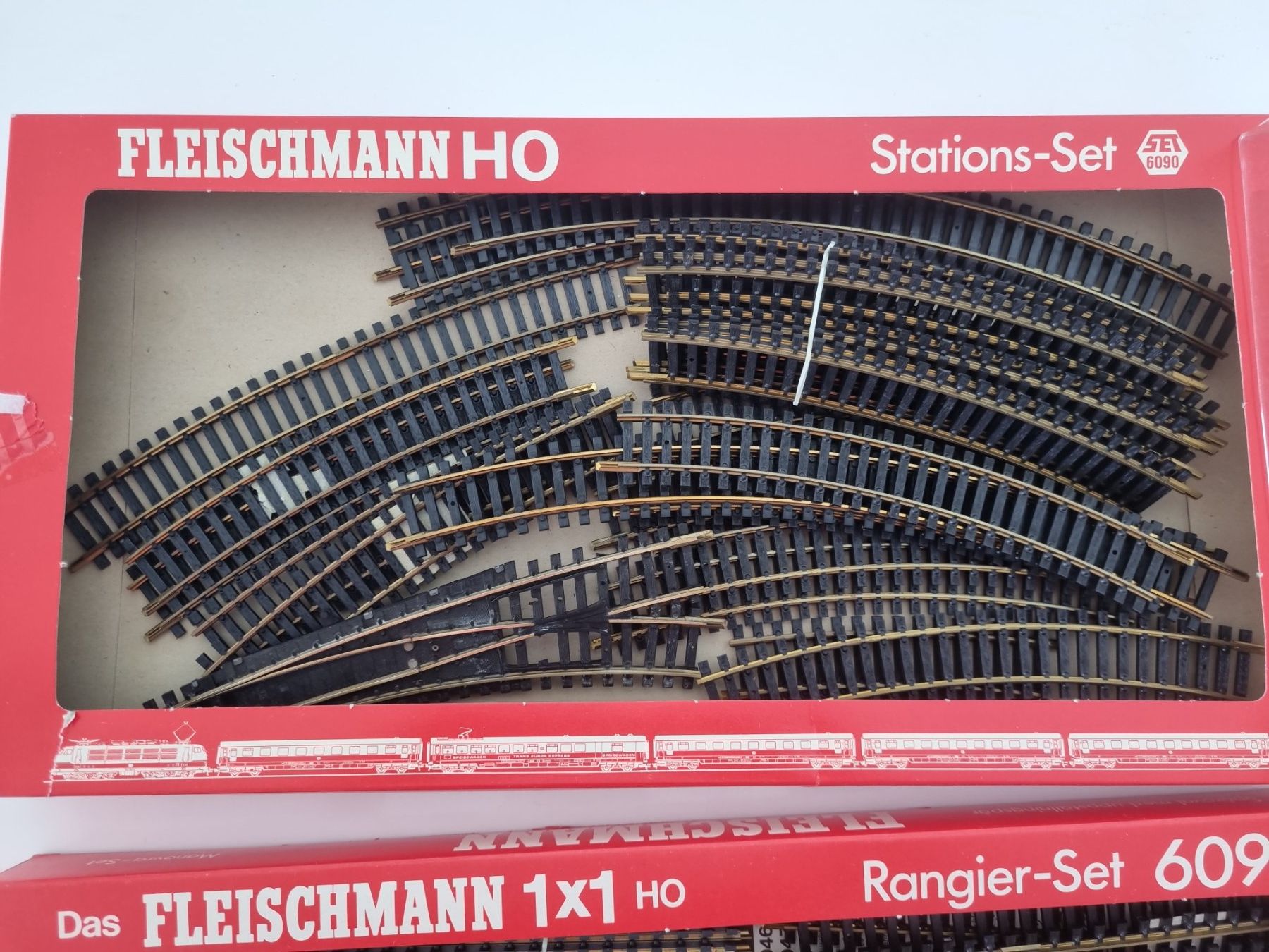 Fleischmann Modellini di ferrovie: Fleischmann Modellgleis 74+ Teile H0 – Usato da Zürich venduto da nibadi 2