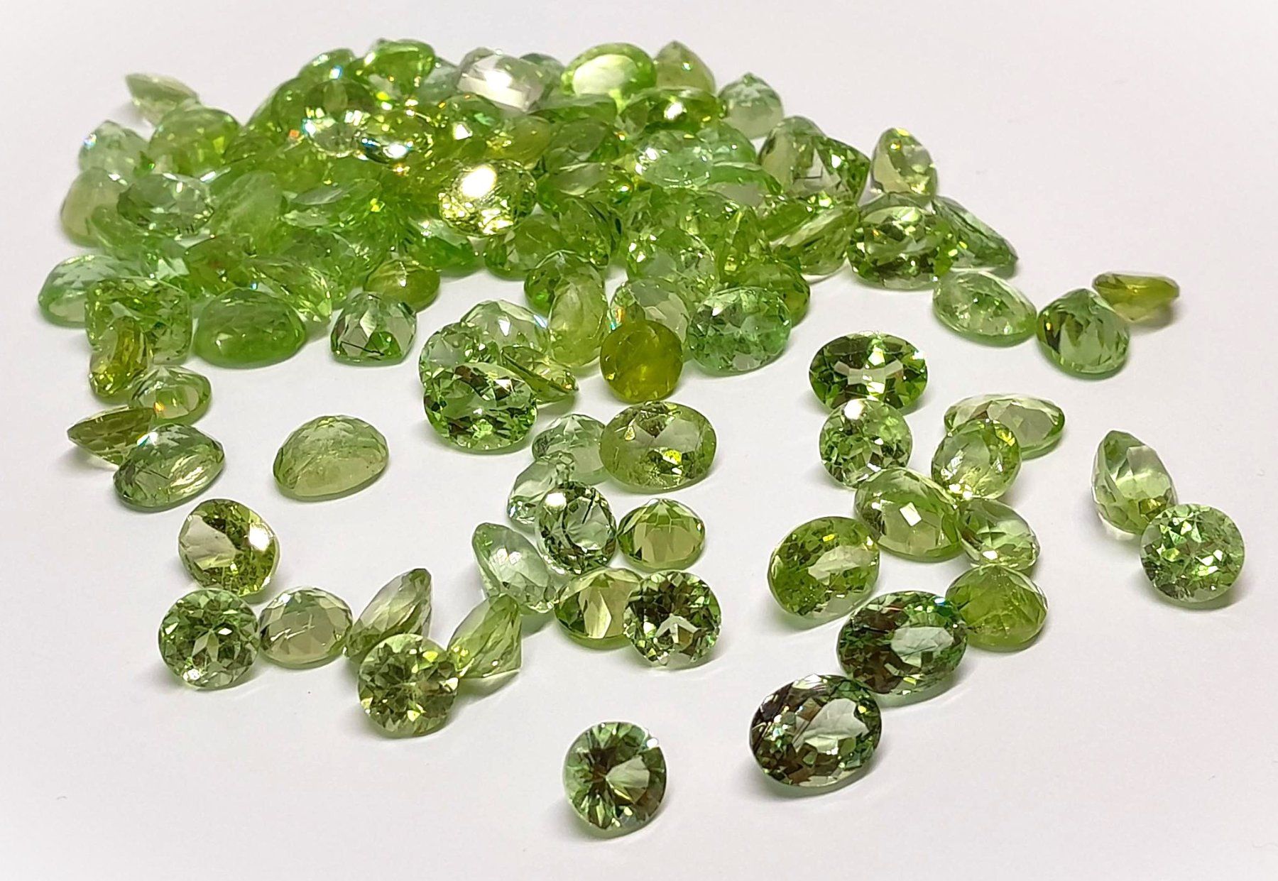 Edelsteine: Lot Péridots 25.57 ct - CERTIFICAT 3'000.- Fr – Neu (gemäss Beschreibung) aus Grimisuat von Valgem 4