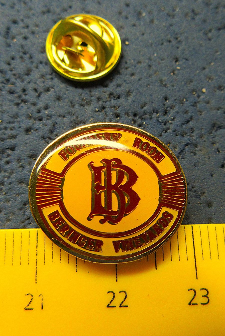 Placchette & Badge: BERINGER VINEYARDS PIN – Usato da Ettingen venduto da Hausi4711