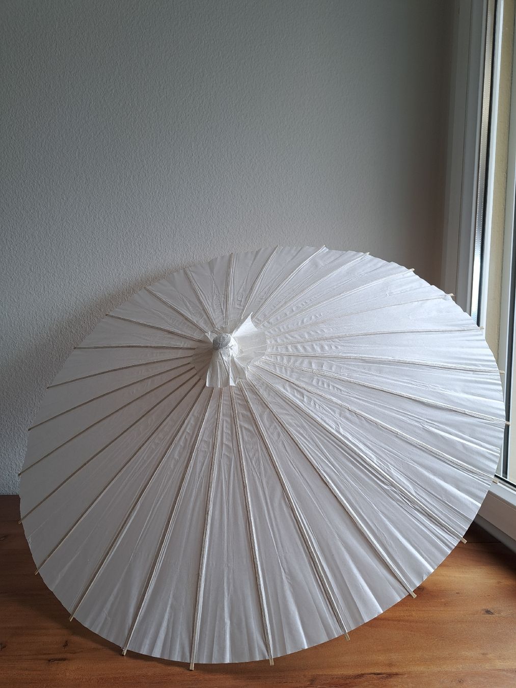 Tutte le decorazioni: Schöner weisser Papierschirm – Usato da Männedorf venduto da ste_9lfs 2