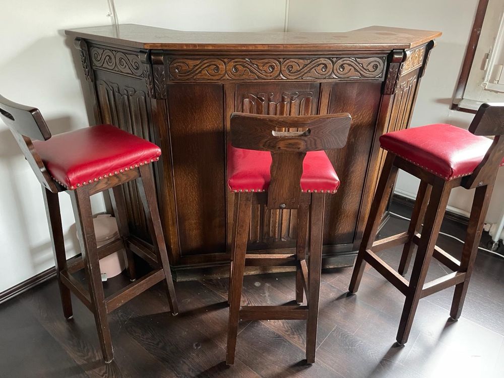 Bartheke mit 4 Hocker (Gebraucht) in Eppenberg für CHF 155 – nur