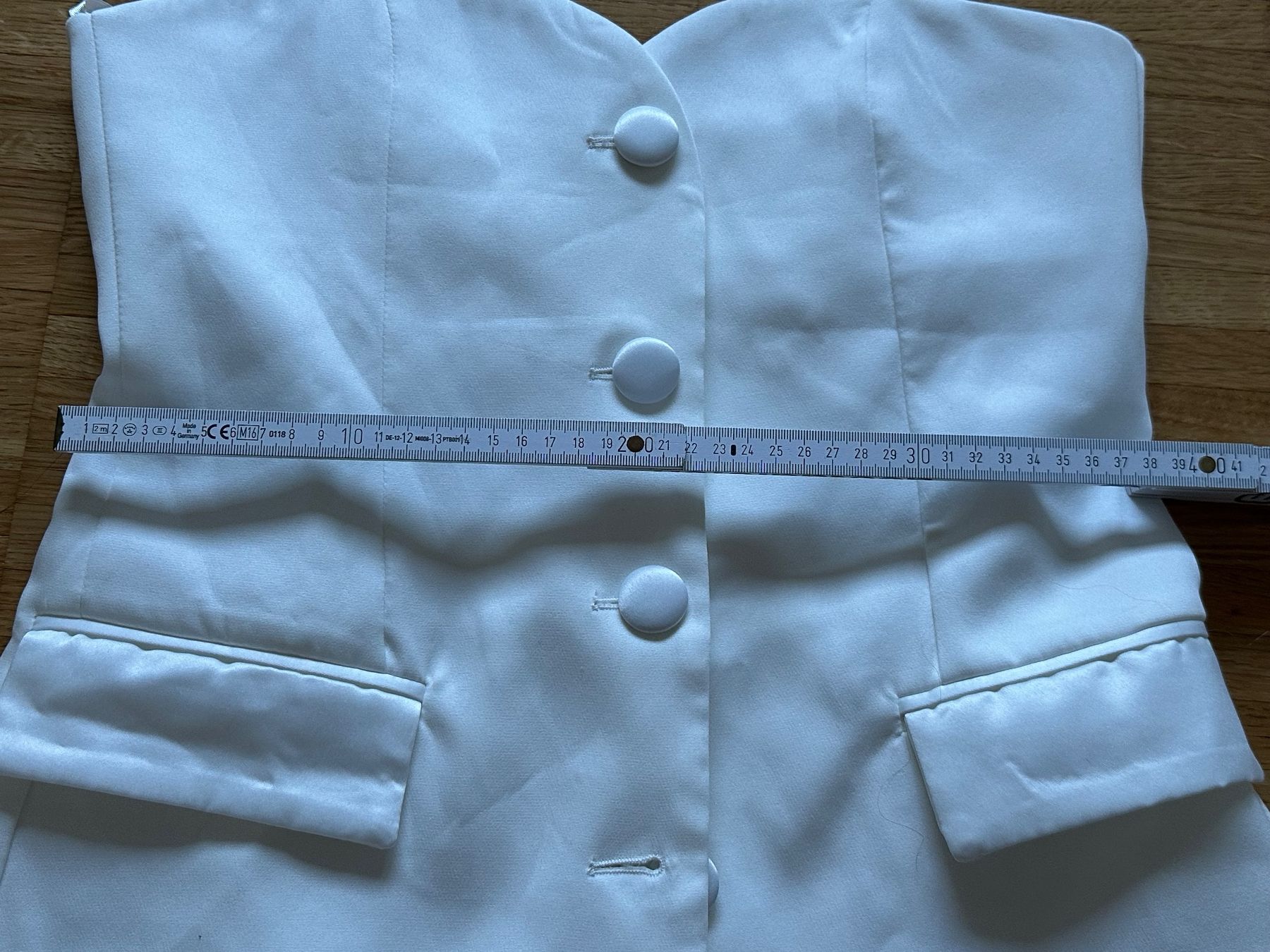 Tops: Schulterfreies elegantes Top weiss – Gebraucht aus Zürich von ong8 4