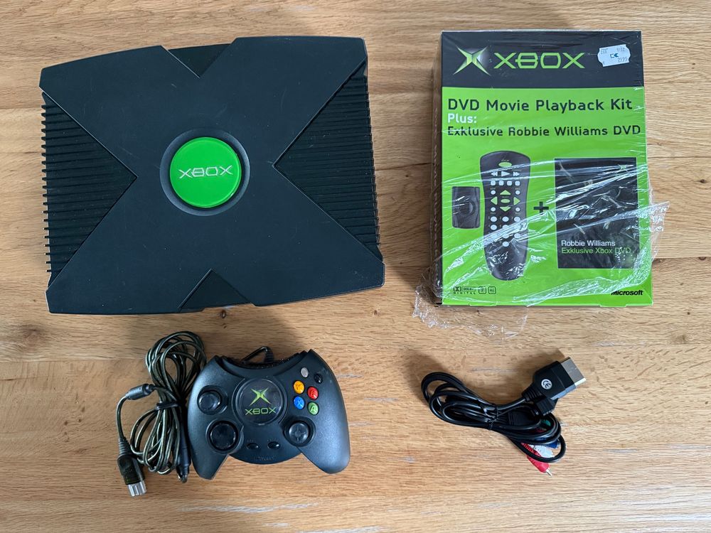 Console XBOX + controller + DVD Movie Playback Kit (D'occasion) à ...