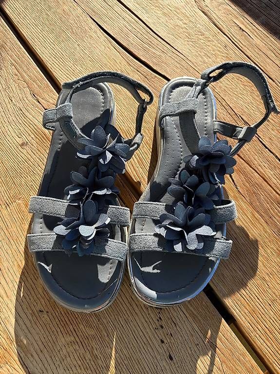 Scarpe per ragazze: Sandalen Gr. 36 – Usato da Thun venduto da danceT