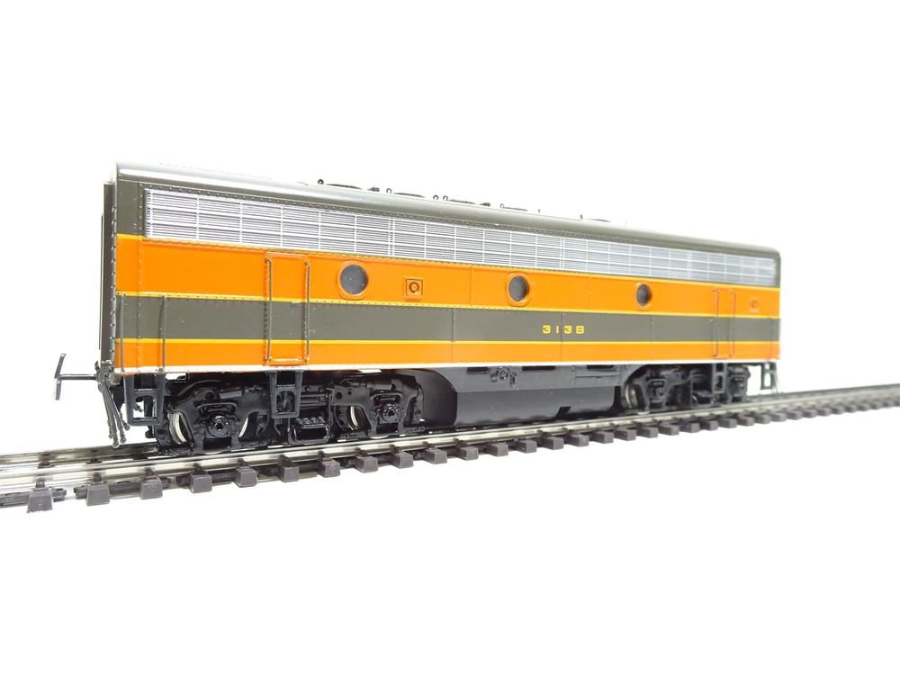 D8 (Ho ) Bachmann Plus # 31203 Union Pacific # 1468 EMD F7A Diesel Loco