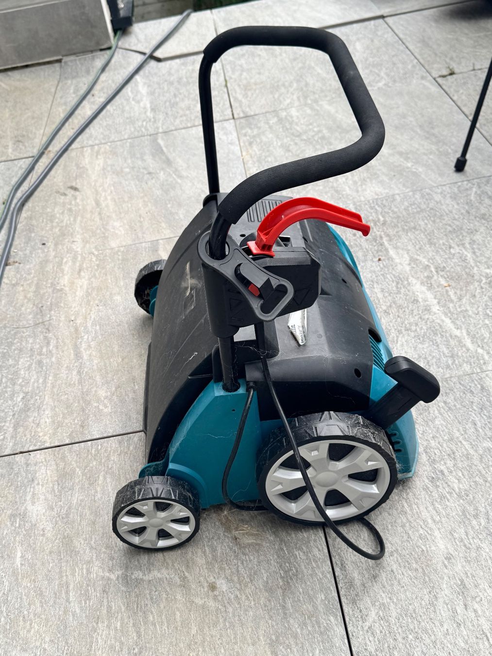 Makita Bodenbearbeitungsgeräte: Makita UV3200 Electric Scarifier – Gebraucht aus Buttwil von Polina_Belin 2