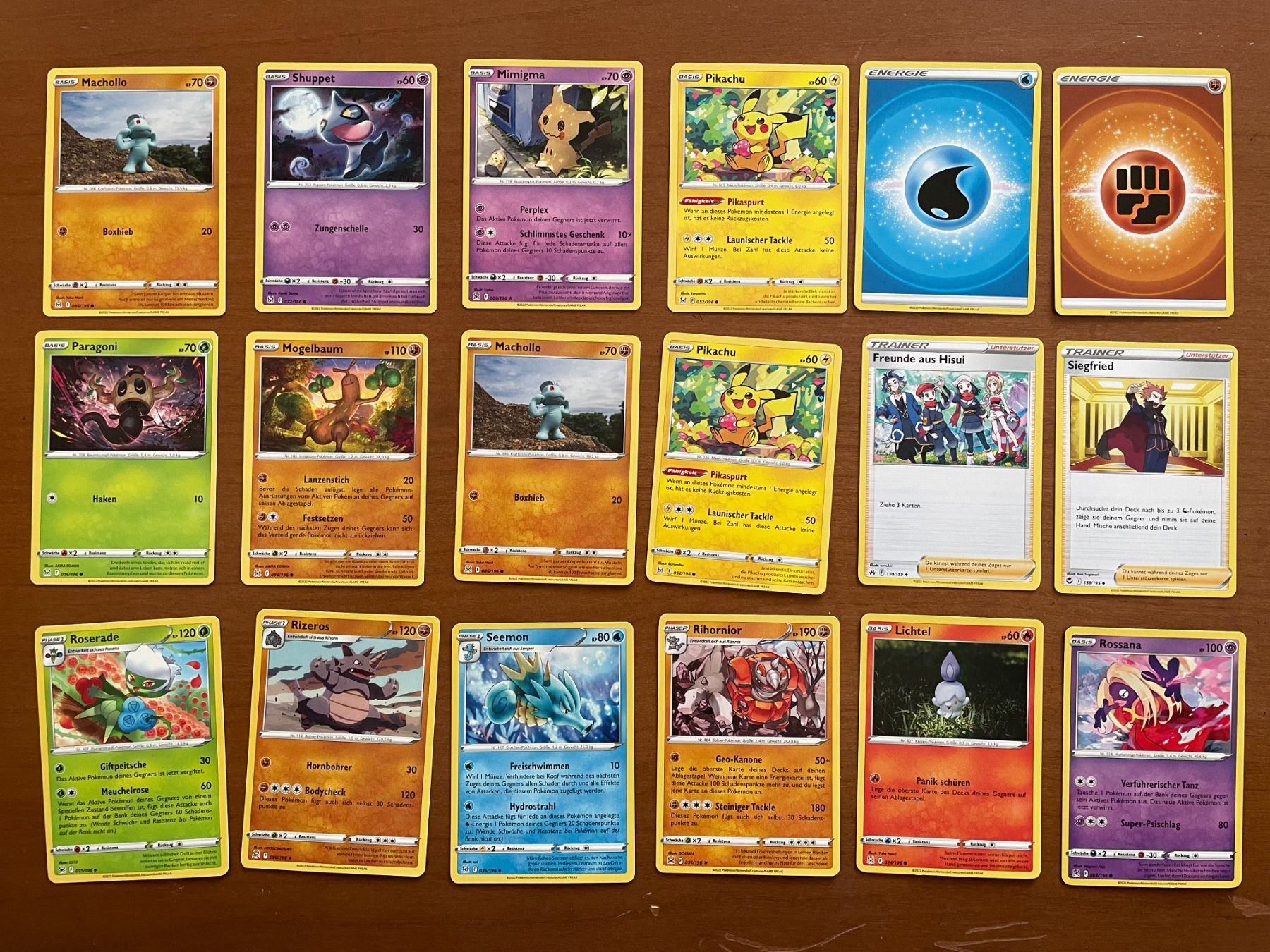 Pokémon Carte collezionabili: Pokemon Karten Set (Versand gratis) – Nuovo (secondo la descrizione) da Chur venduto da Angerson