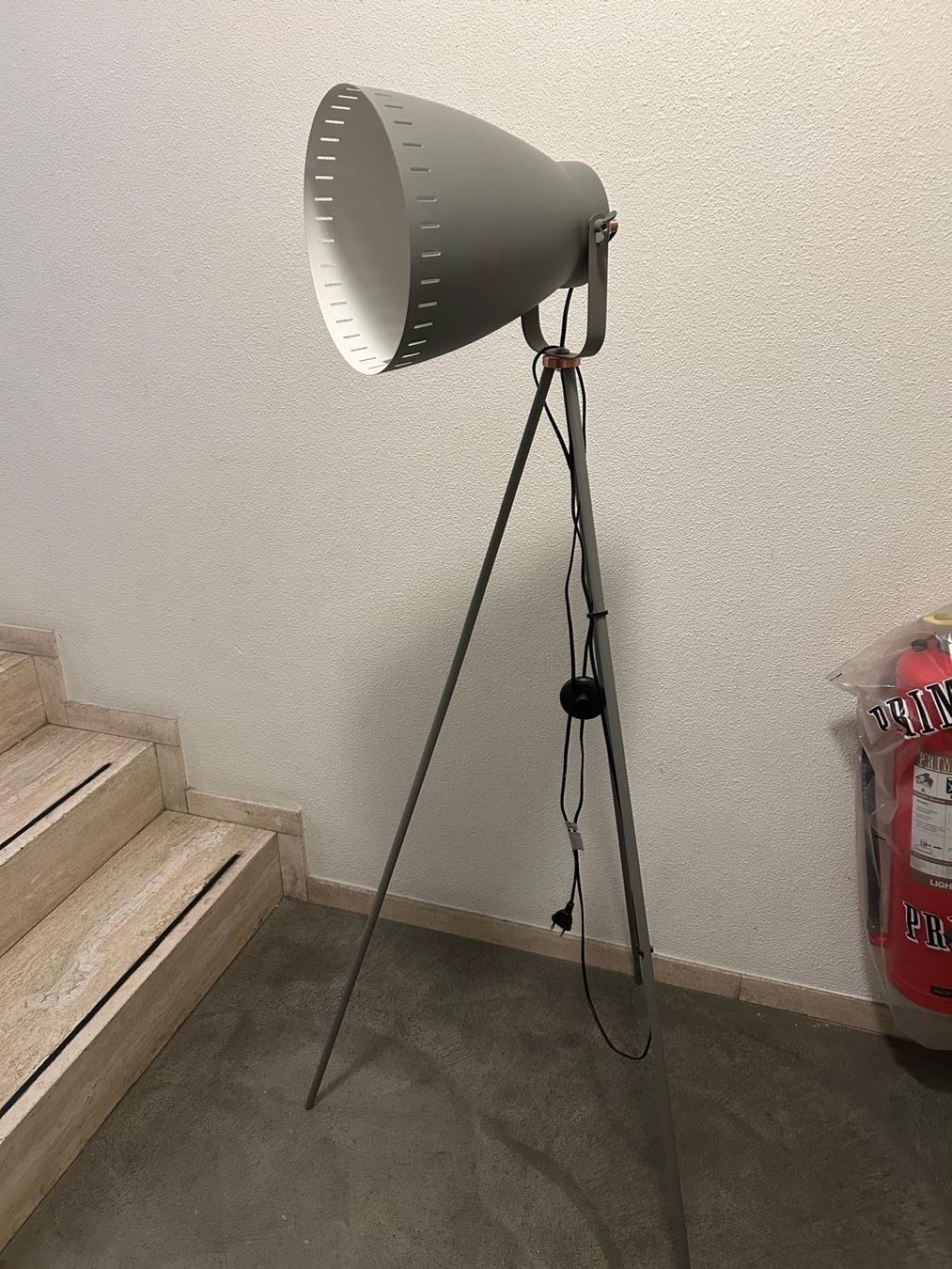 Lampade: Stylische Stehlampe im Industrial Design – Usato da Basel venduto da flotsi