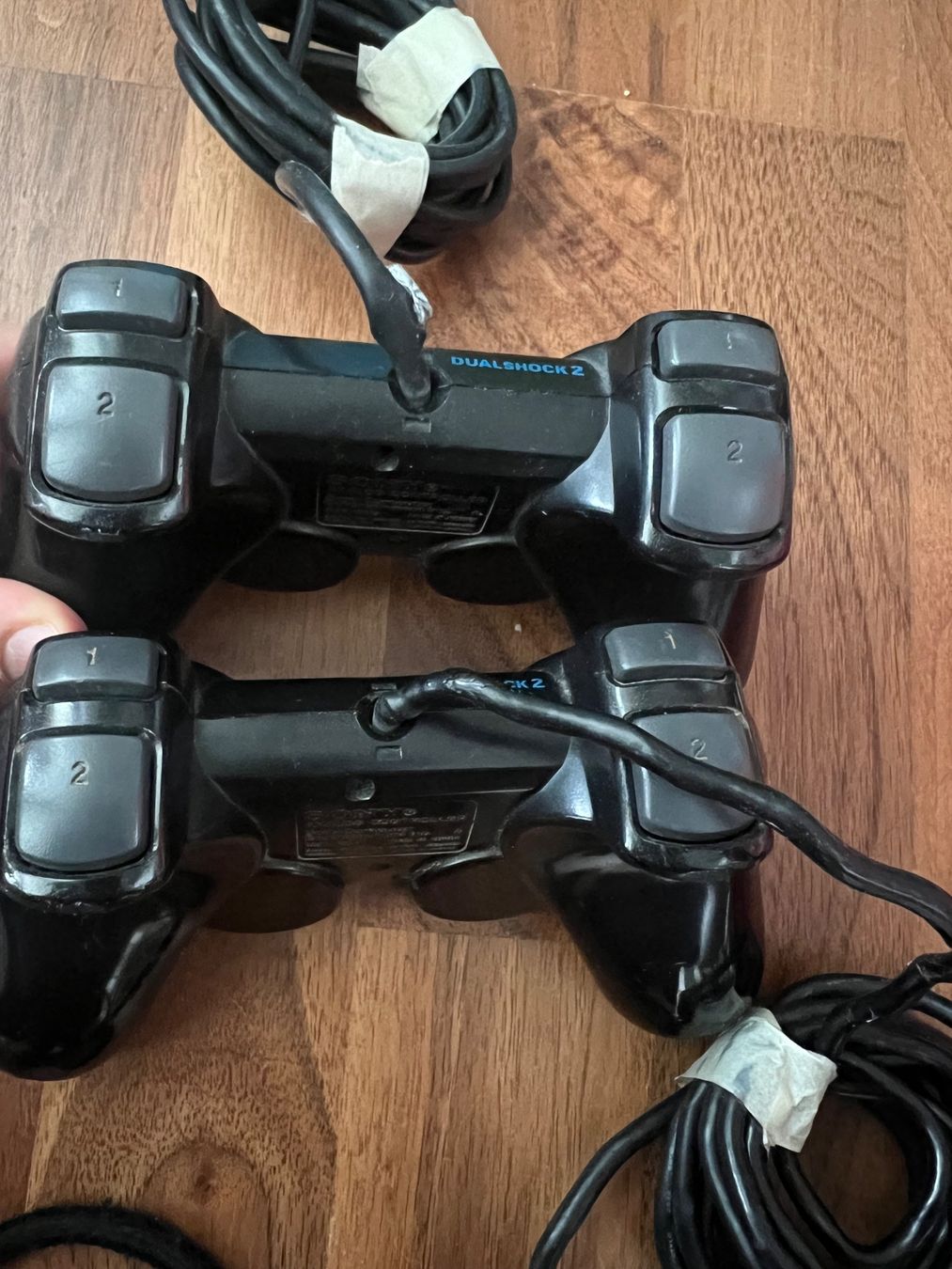 Sony Controller: 2x Playstation 2 Controller,Dualshock , PS2, Sony – Defekt aus Jona von  3