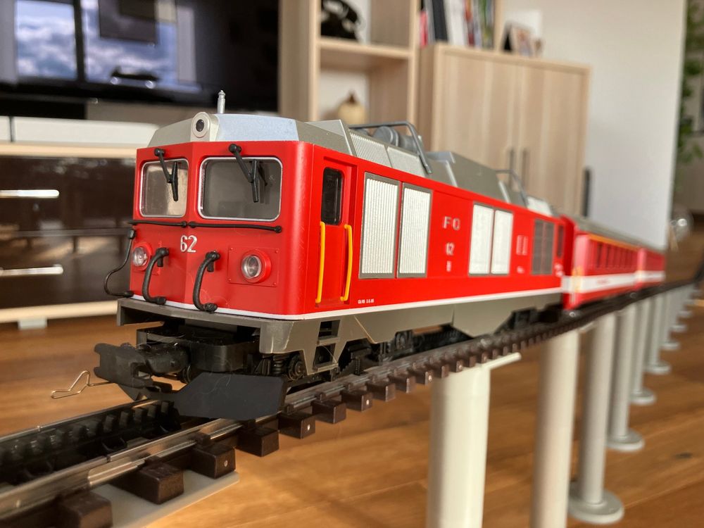 Utz Modelleisenbahnen: UTZ/Fama-Set mit Lok, Wagen, Schienen, Trafo und Stützen – Gebraucht aus Affoltern am Albis von Stesch79 8