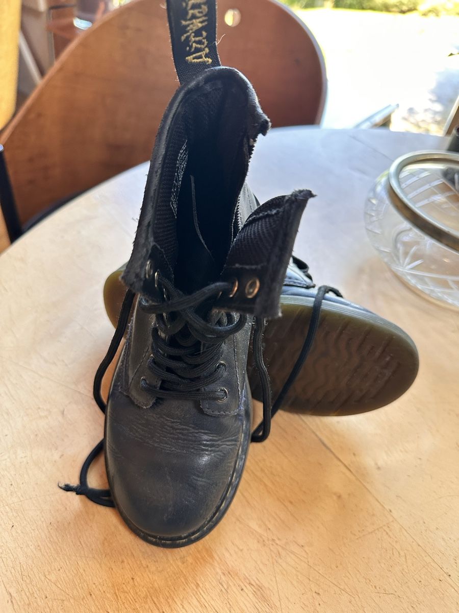 Dr. Martens Chaussures hommes: Dr. Martens size 32 – D'occasion à Hinterkappelen par una066 2