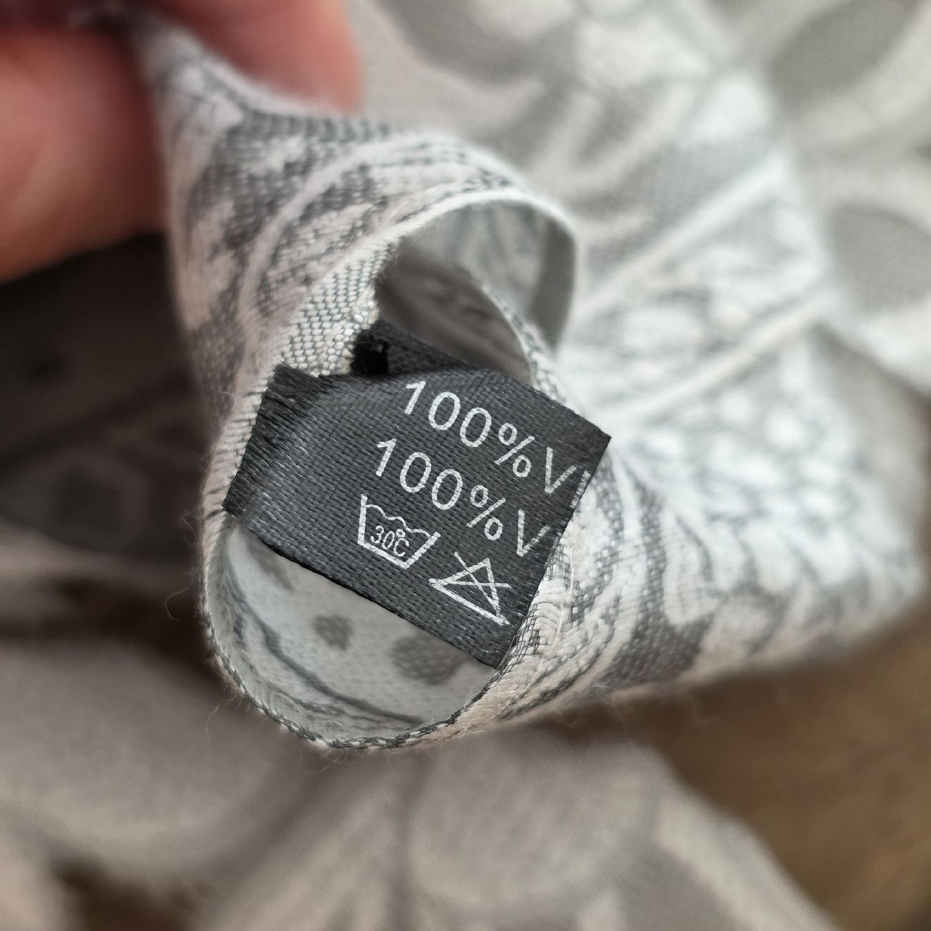 Foulard & Sciarpe: Schal mit Blumenmuster 100% Viskose neu – Nuovo (secondo la descrizione) da Rheinsulz venduto da Gilea 3