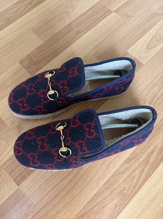 Chaussures hommes: Gucci Loafers mit Lammfell Größe 43 – D'occasion à Küsnacht ZH par TinaSimona.31 1
