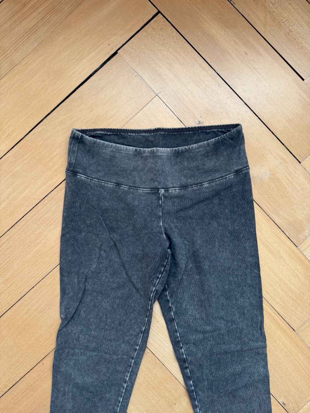 Leggings: TNA - Leggings dunkelgrau S – Usato da Zürich venduto da Diazaio 1