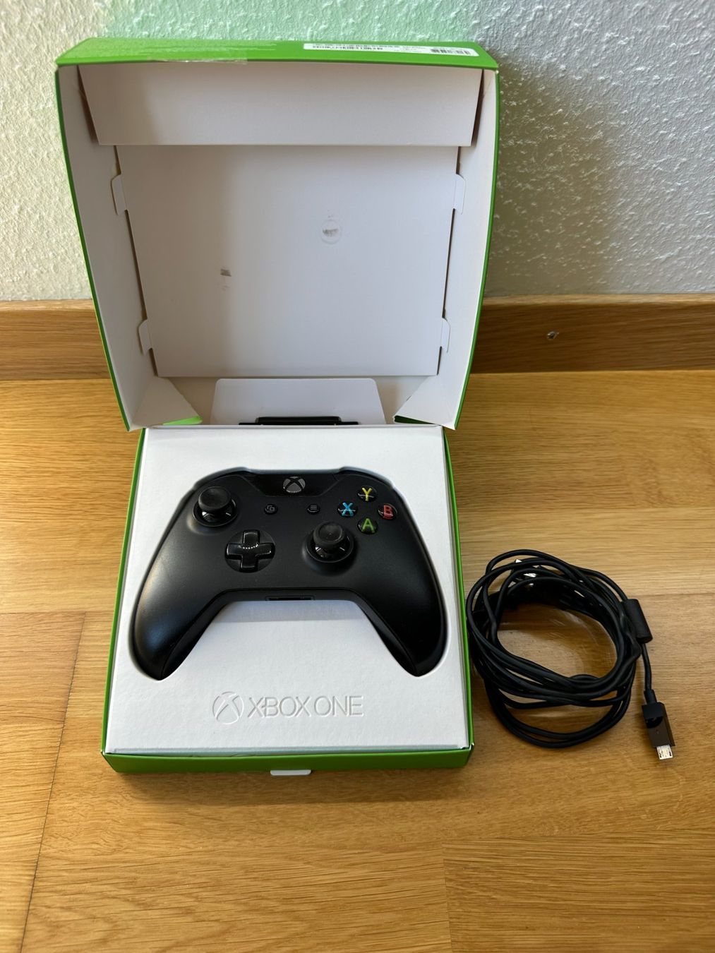 Microsoft Manettes: Microsoft Xbox One Controller – D'occasion à Basel par Dudu00 2