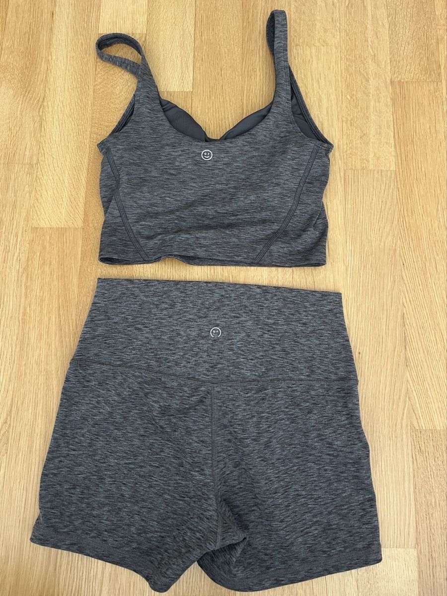 Hollister Lotti di vestiti: Duo sport et pilate – Nuovo (secondo la descrizione) da Neuchâtel venduto da Ariane_vn00 2