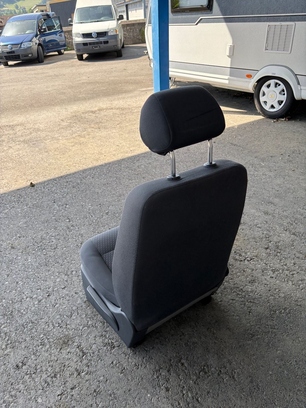 VW Tutti pezzi di ricambio auto: VW T5 Fahrersitz – Usato da Gams venduto da mir_n5kk 4