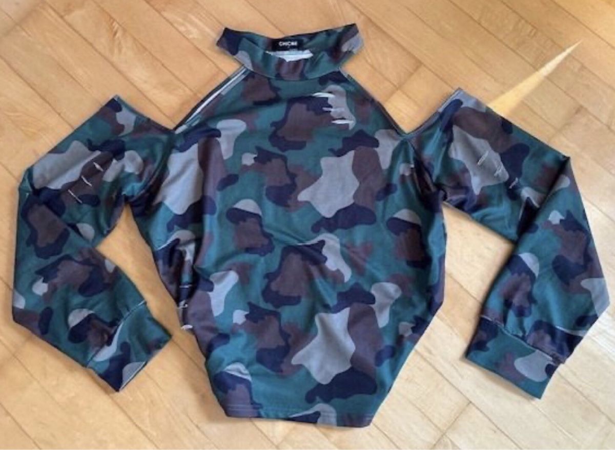 Maglioni & Felpe:  Camouflage-Pullover Cut Out Shoulder L – Usato da Endingen venduto da Warlock