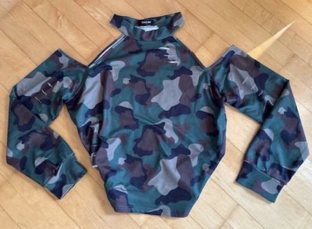  Camouflage-Pullover Cut Out Shoulder L