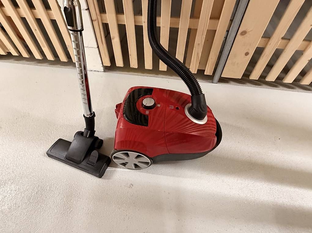 Aspirateurs & Accessoires: Staubsauger - Neu – D'occasion à Adligenswil par TST04 1