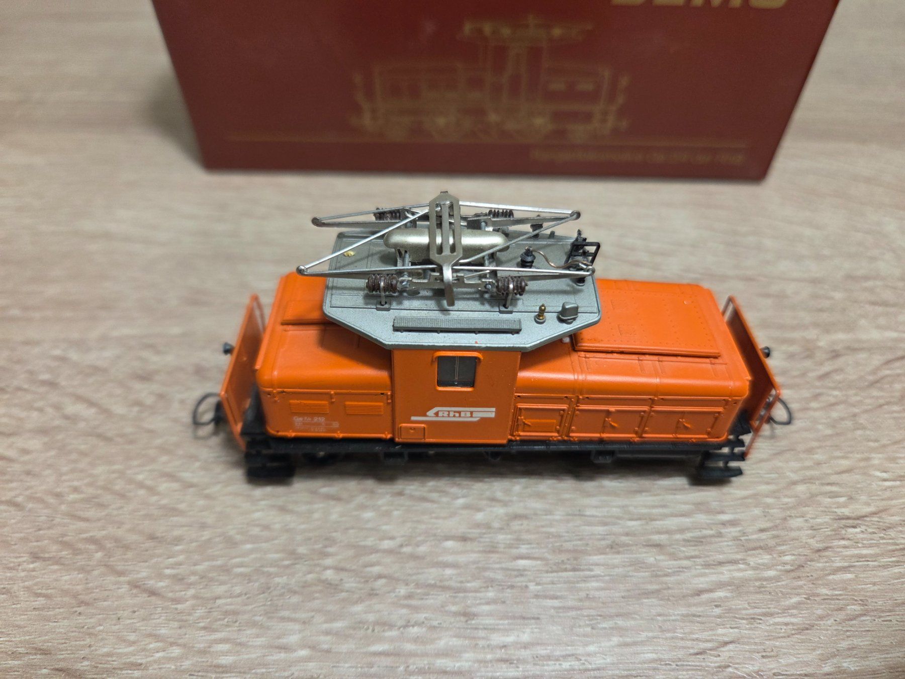 Bemo Modellini di ferrovie: Bemo 1257 122 Rangierlok Ge 2/4 RhB H0m – Usato da St-Aubin-Sauges venduto da Lo_Go 4