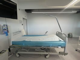 Embru Pflegebett / Spitalbett elektrisch – Top Zustand