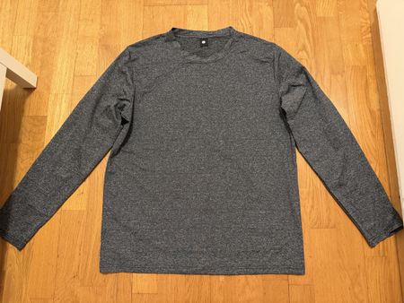 Basic Pullover Grösse L. Neu. Nie getragen.