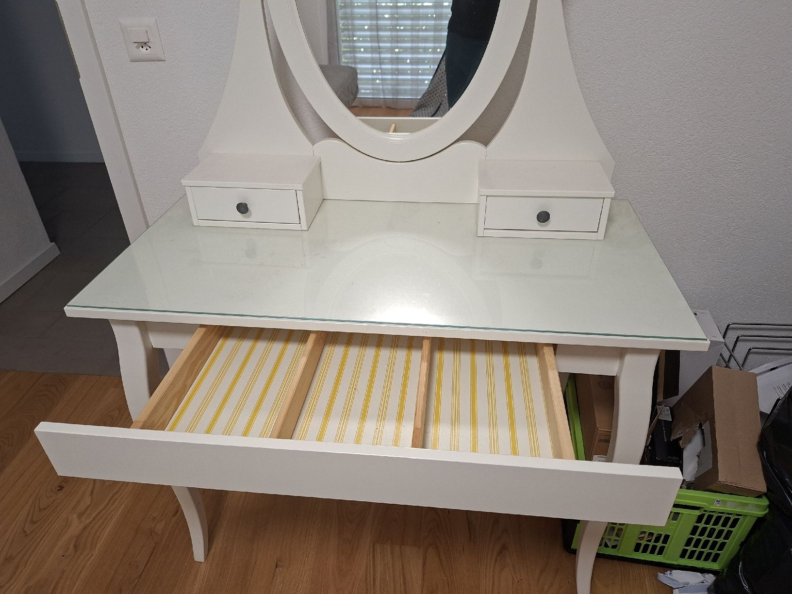 Ikea Tavoli da trucco: Schminktisch IKEA – Usato da Müntschemier venduto da corina010 1