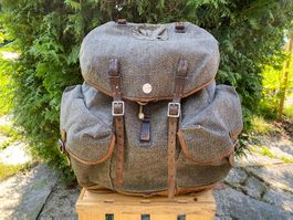 schöner Schweizer Militär Waffenläufer Rucksack