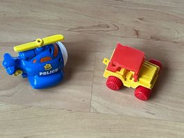 Plastikhelikopter „Police" und Plastikspielauto