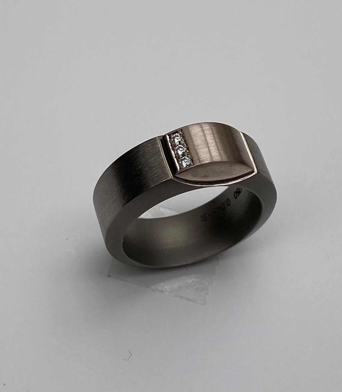 Ringe: TITANRING mit 18 K GG & 3 Diamanten – Gebraucht aus Wettingen von taloo