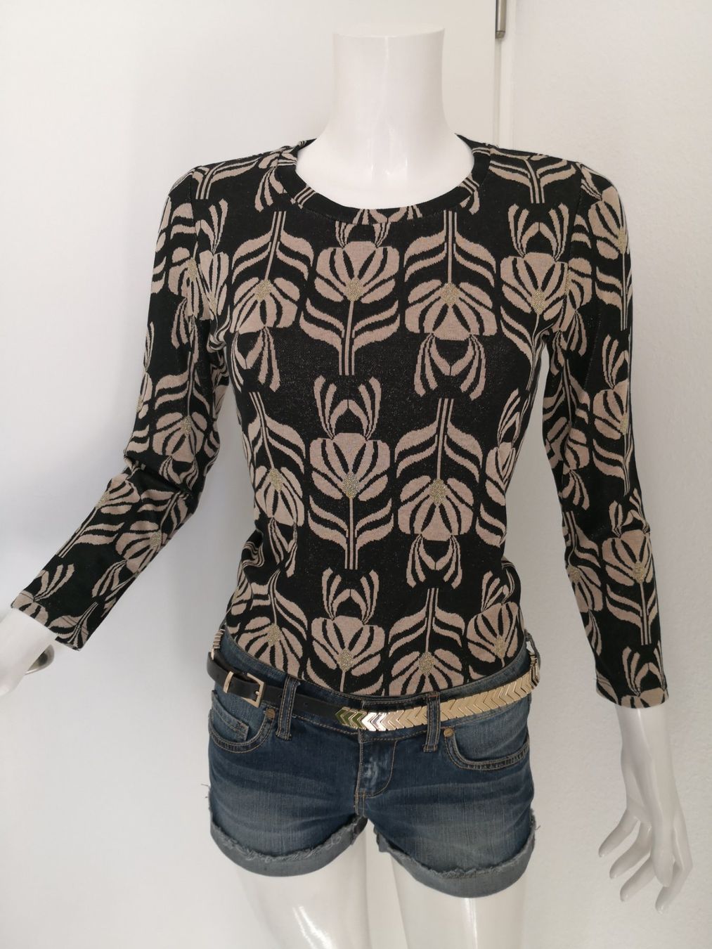 Zara Pullover & Sweatshirts: 🤩ZARA PULLOVER SCHWARZ-GOLD BLUMEN MUSTER NEU – Neu (gemäss Beschreibung) aus Olten von Naja-Twins-Twins 2