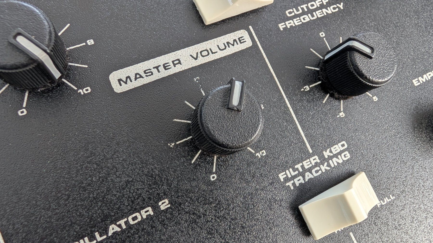 Moog Strumenti musicali: Moog Prodigy – Usato da Valeyres-Rances venduto da Kobol 6