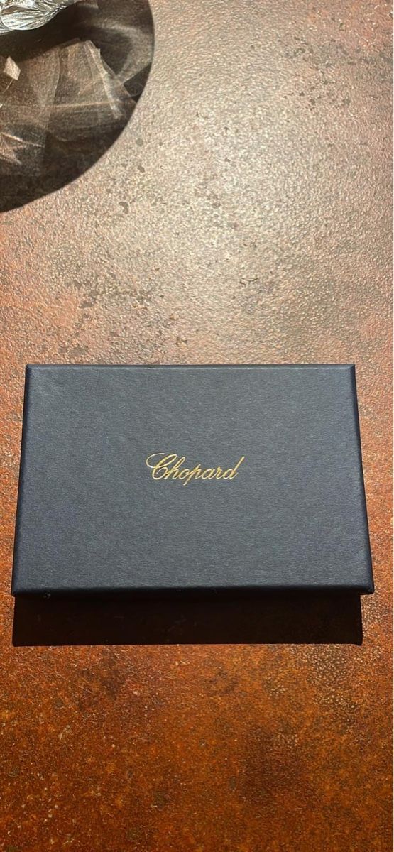 Chopard Portafogli: Elegant Red Leather Chopard Card Holder – Nuovo e nell'imballaggio originale da Zürich venduto da Sonikasantos 2