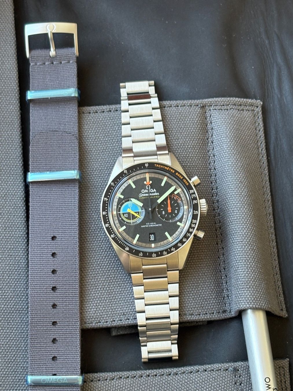 Omega Montres: OMEGA Speedmaster Pilot - Fullset mit Garantie – D'occasion à Birsfelden par Mynos 3