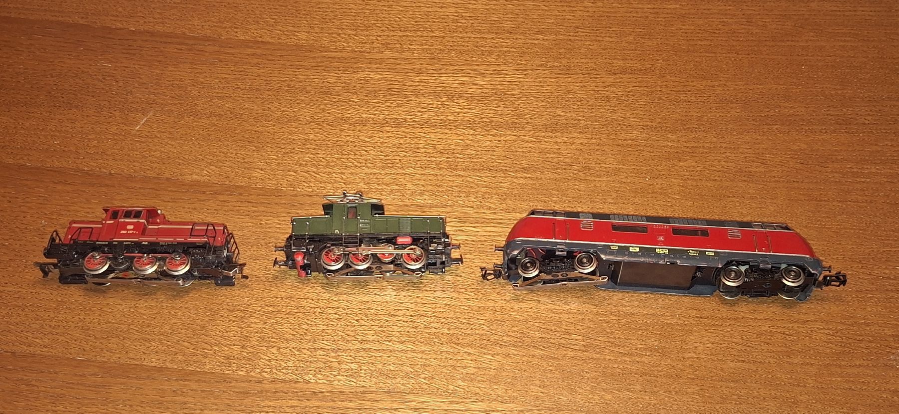 Märklin Modelleisenbahnen: Märklin H0 AC 3 Loks V200, E63, BR 260. Loks Fahren. – Gebraucht aus Pfäffikon ZH von gub_2j76 2