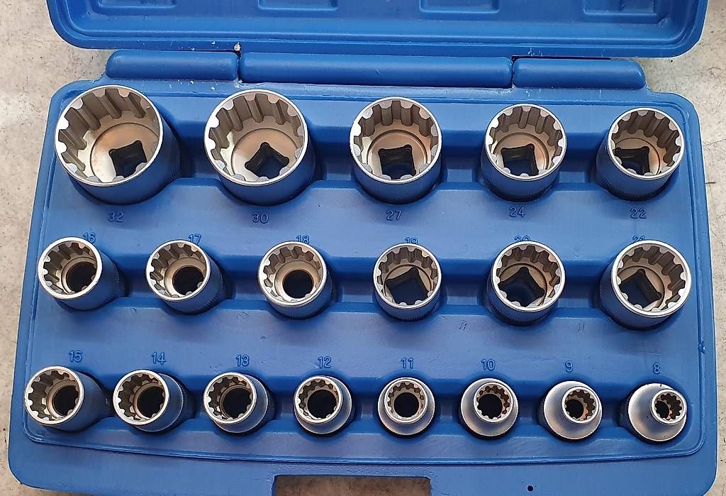 Alle Werkzeuge: Nuss-Rätschen-Satz 1/2" 19teilig, 8 - 32mm – Neu (gemäss Beschreibung) aus Liebefeld von elan93