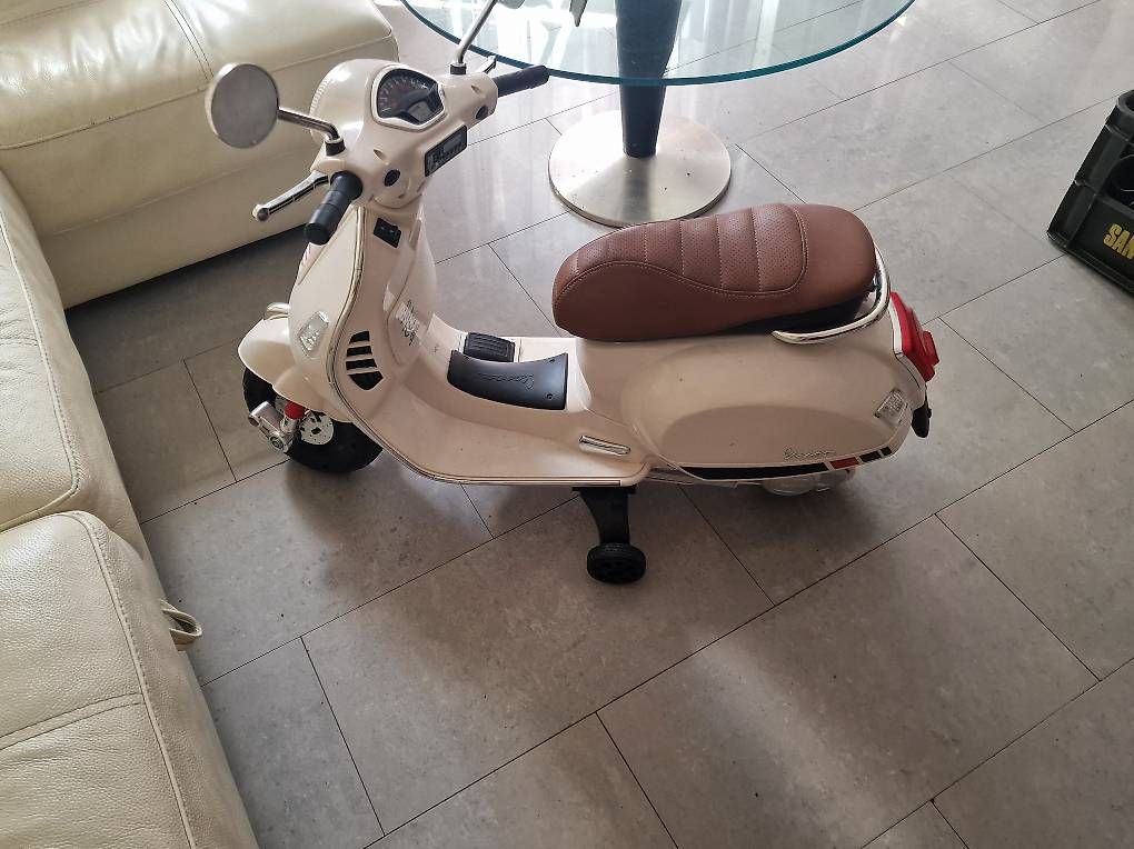 Scooters: Vespa – Gebraucht aus Domat /Ems von ang_gj7b