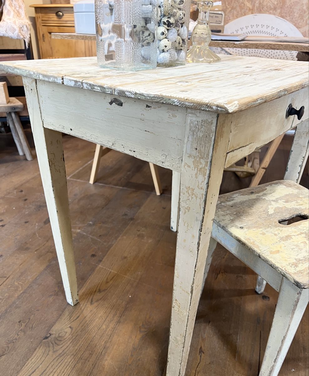 Tavoli: Tisch mit Schublade alt Bidermeier – Usato da Sirnach venduto da dasrosahaus 2