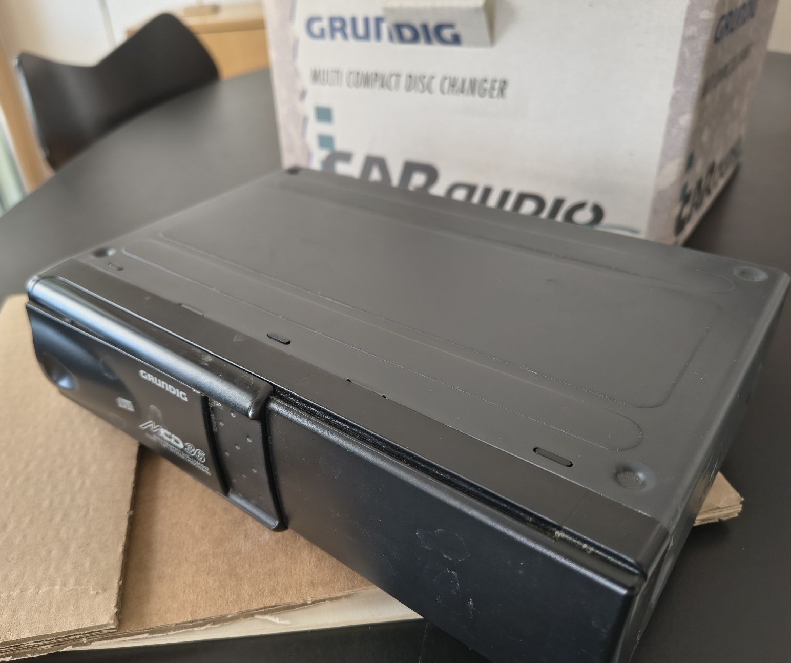 Grundig Radio: GRUNDIG Autoradio und CD-Wechsler – Usato da Oberglatt ZH venduto da ang_7znb 6