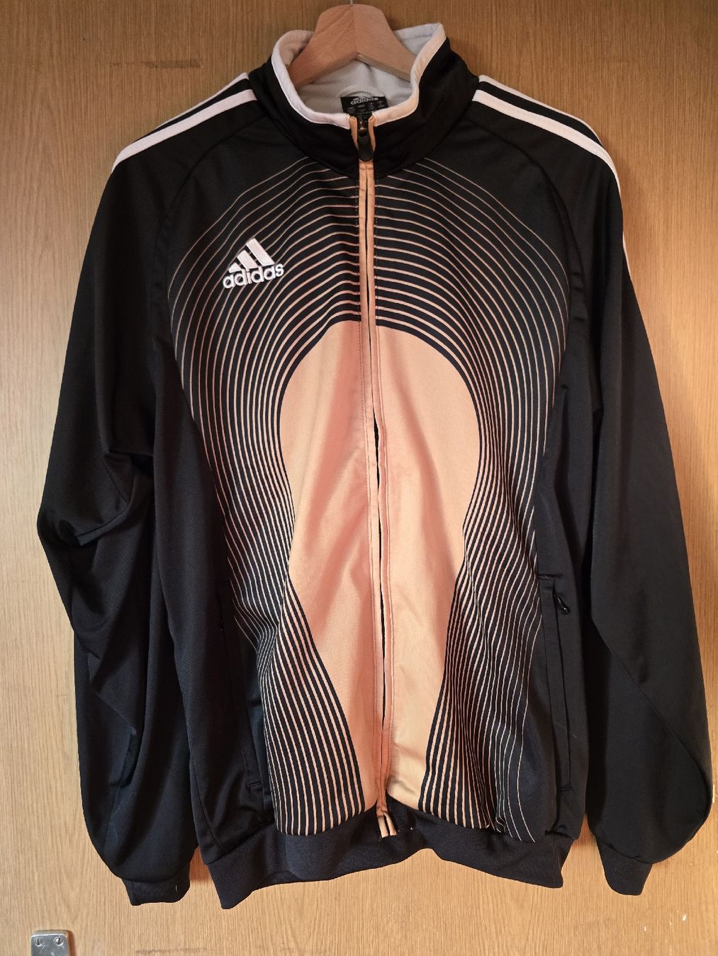 Adidas Giacche: Adidas Fussballjacke / Trainerjacke – Nuovo (secondo la descrizione) da Bronschhofen venduto da dvnb